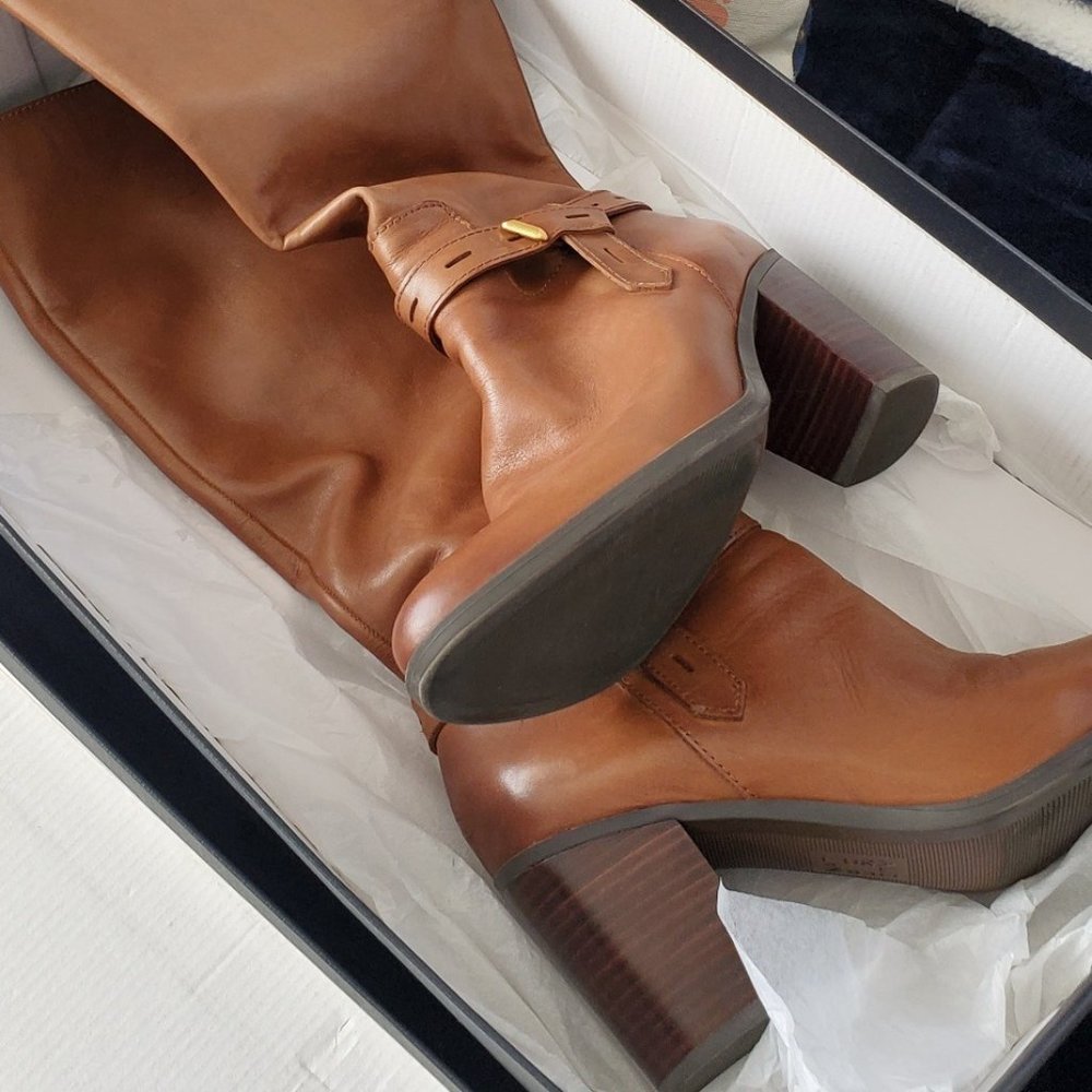Never Worn Naturalizer Kamora Saddle Boots